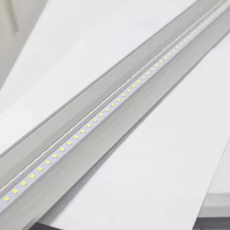 110-277V 10W 3400K Led Batten Light